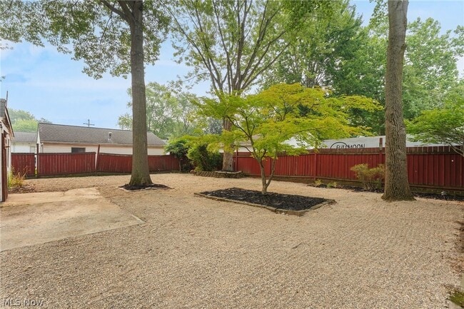 Building Photo - 7365 Chennault Dr
