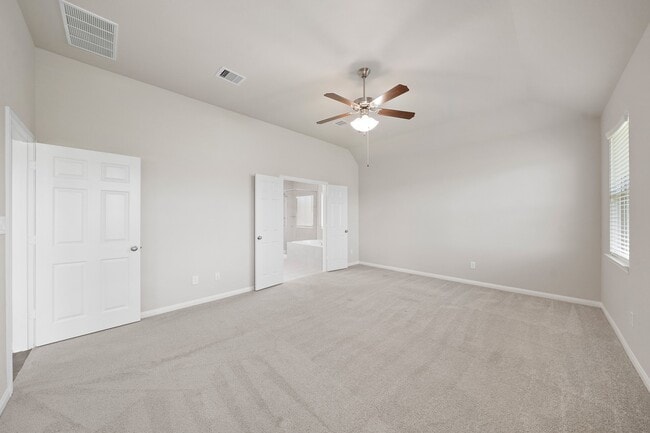 Building Photo - 6010 Kolle Dr