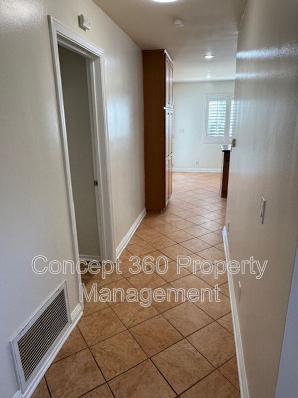 Building Photo - 5228 E Brittain St