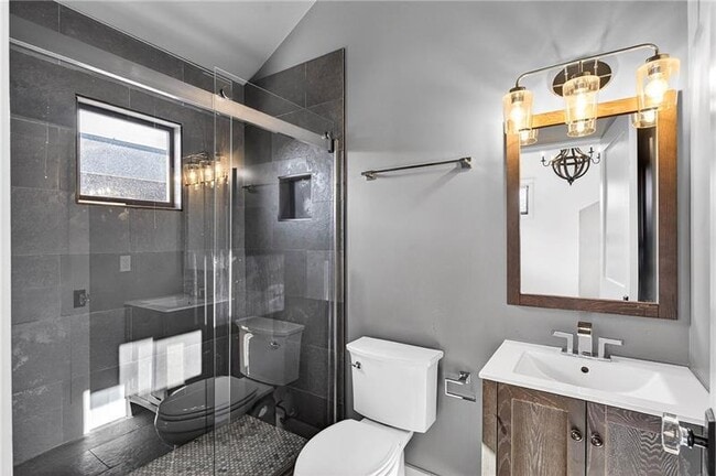 Building Photo - 636 Kennesaw Ave NE