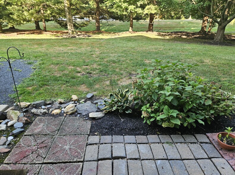 Building Photo - 53 Juniper Way