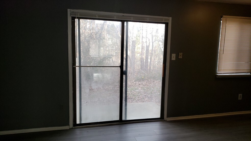 Building Photo - 2530 Cottonwood Ct