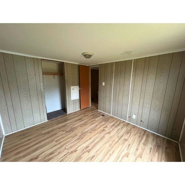 Building Photo - 308 Walker Ct