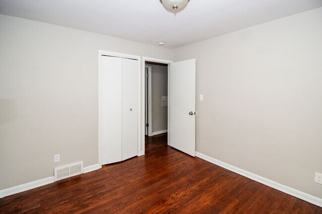 Building Photo - 15517 Shirley Ave