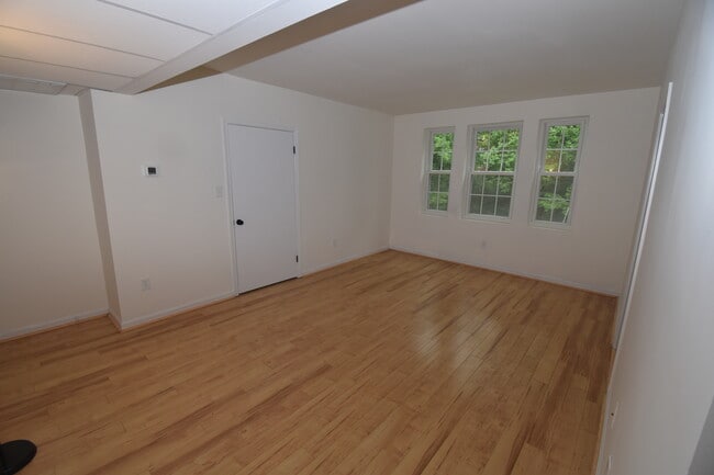 Building Photo - 1806 Key Blvd