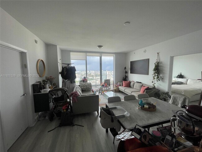 Building Photo - 90 SW 3rd St