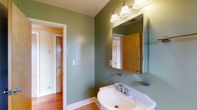 Building Photo - 2615 4th St NE