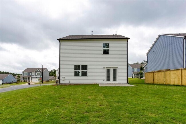 Building Photo - 131 Landsdowne Way SE