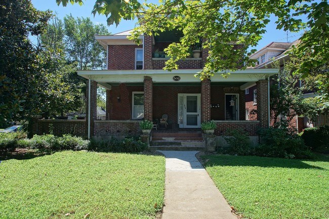 Curb View - 502 Allison Ave SW