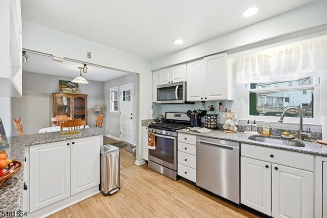 Building Photo - 58 Dogwood Rd