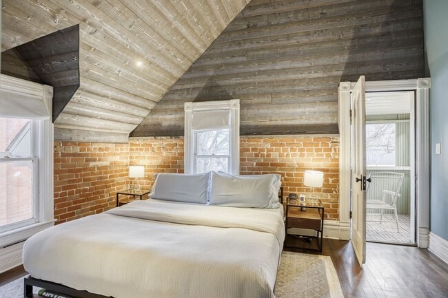 Building Photo - Renovated Historic 4BR Denver Home w/ Private Yard