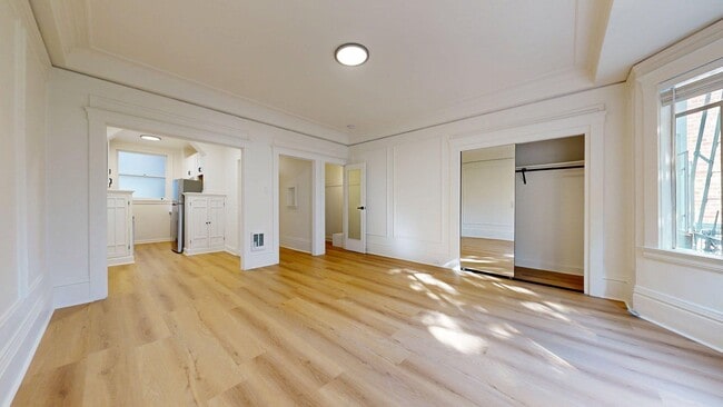 Building Photo - 1047 Bush St