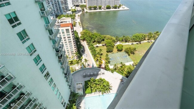Building Photo - 1900 N Bayshore Dr