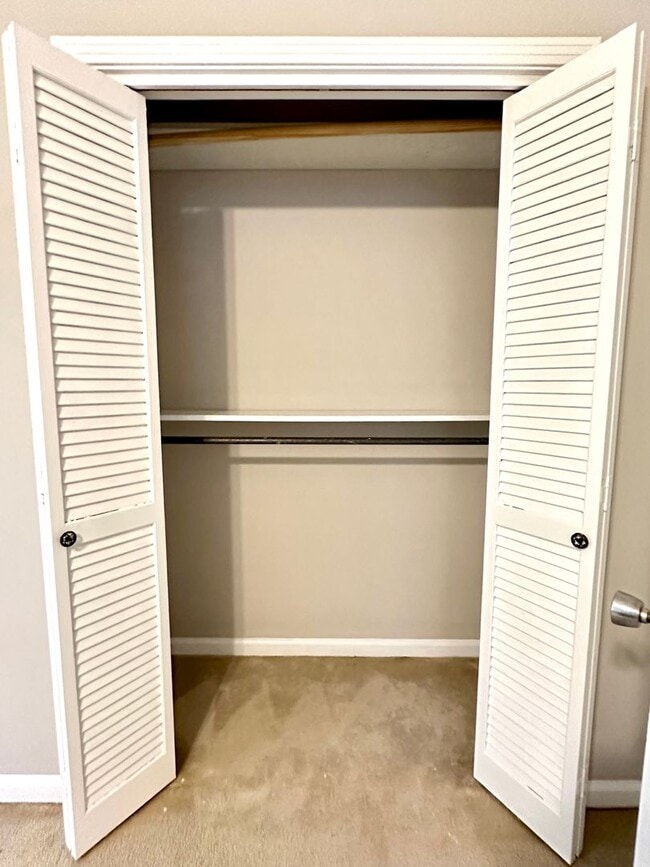 Building Photo - 28 Leonard Dr