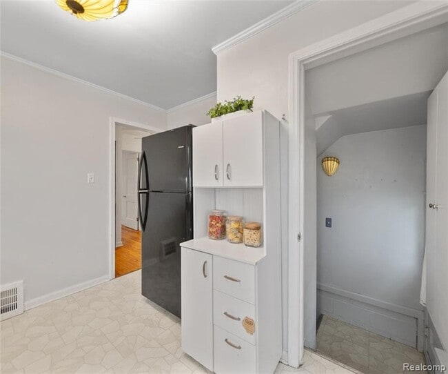 Building Photo - 2017 Harding Ave