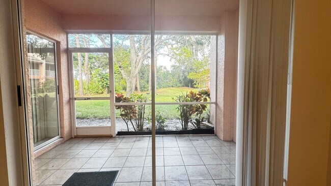 Building Photo - Ground Floor Condo at Magnolia Place