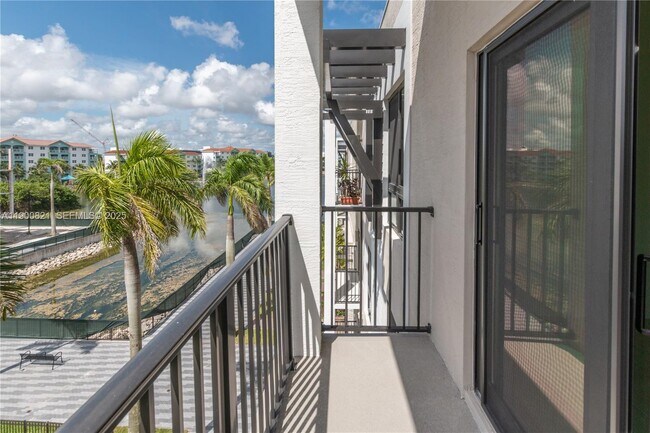 Building Photo - 4640 NW 84th Ave