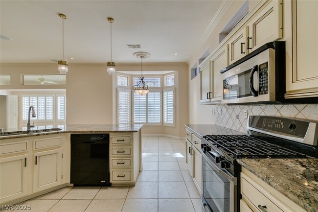 Building Photo - 10041 Woodhouse Dr