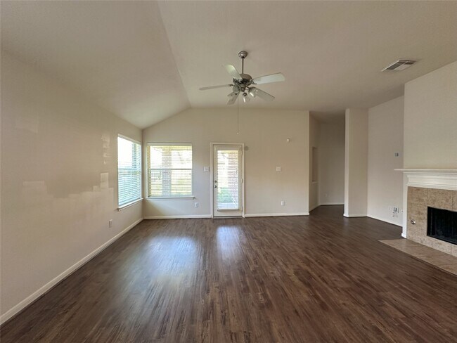 Building Photo - 6018 Twin Creek
