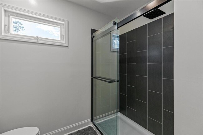 Building Photo - 12 Philips St