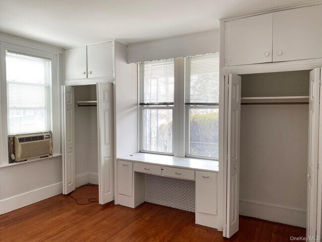 Building Photo - 456 Broadway