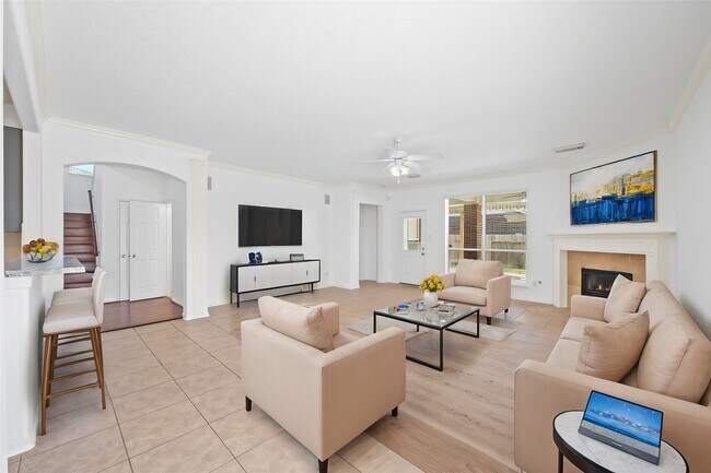 Building Photo - 15026 Magnoliabough Pl