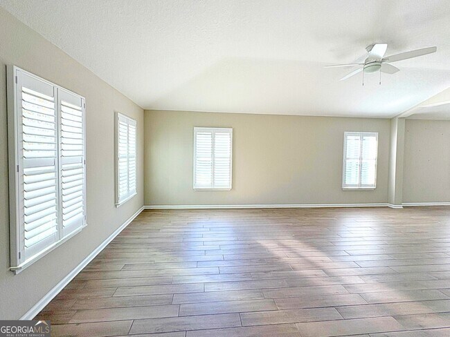 Building Photo - 312 Chinquapin Dr