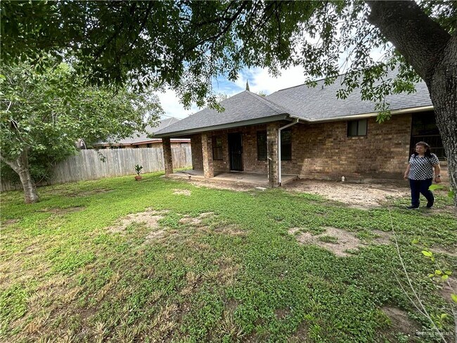 Building Photo - 1512 W Cherry Blossom Cir