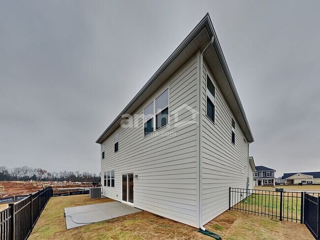 Building Photo - 5309 Virtue Ave