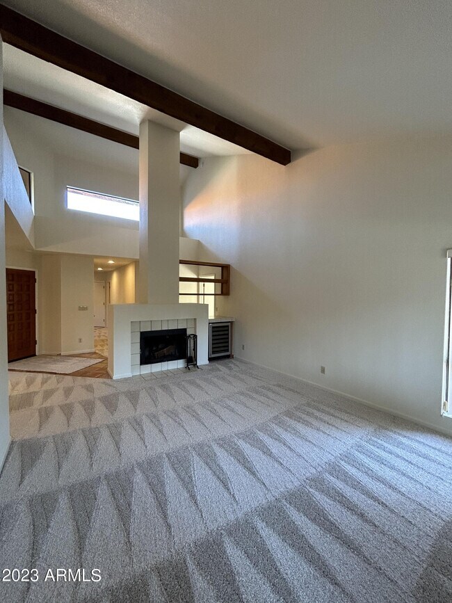 Building Photo - 10059 E Calle De Cielo Cir