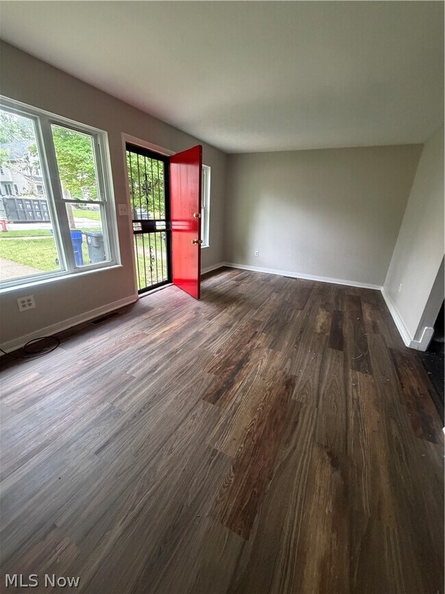 Building Photo - 9409 Manor Ave