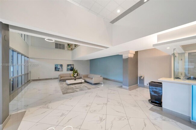 Building Photo - 531 N Ocean Blvd