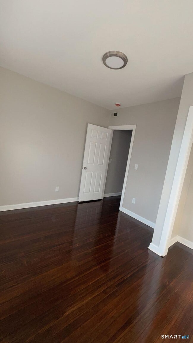 Building Photo - 1071 Pembroke St