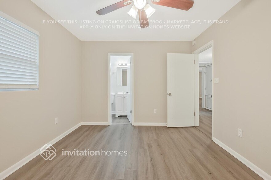 Building Photo - 6000 Balboa Dr