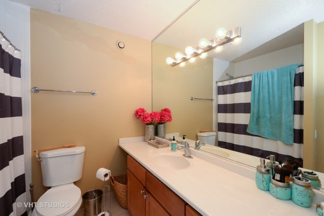 Building Photo - 1B1B IN RIVER NORTH AMAZING CITY VIEW