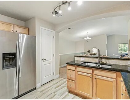 Building Photo - Adorable two bed two bath condo with office! 2 WEEKS FREE WITH LEASE SIGNED BY 6/30/2026