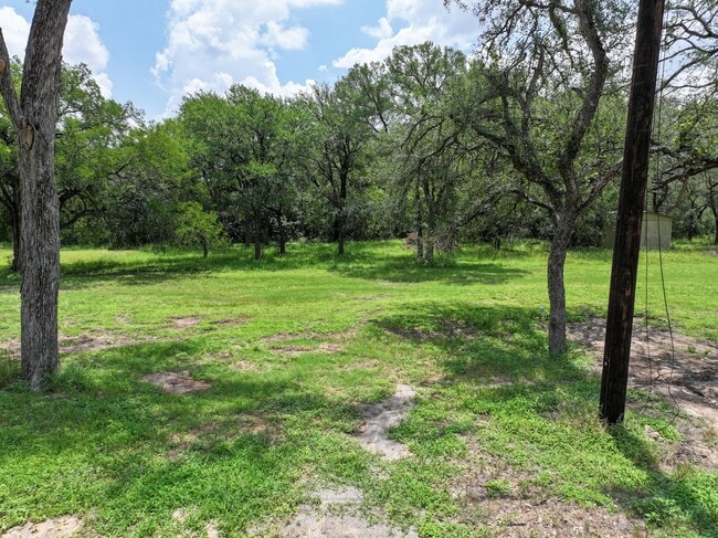 Building Photo - 1415 Bluebonnet Dr