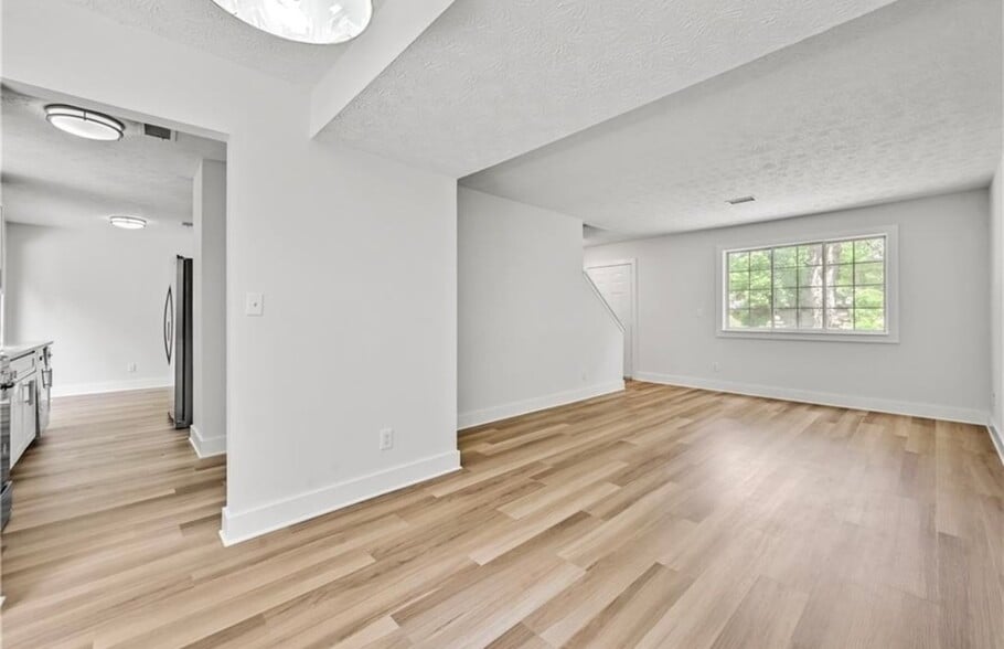 Building Photo - 1159 Saint Augustine Pl NE