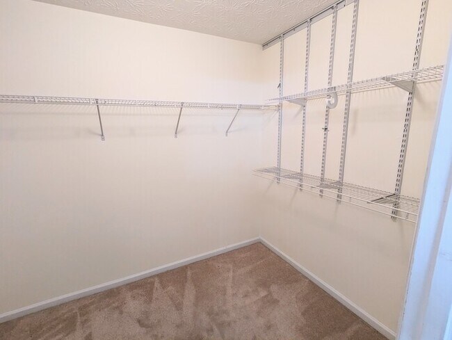 Building Photo - House 3 beds 2.5 baths