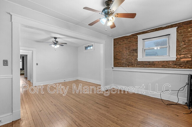 Building Photo - 4032 Roland Ave