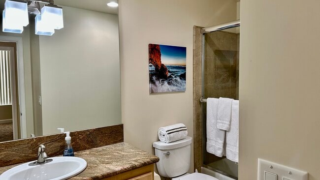 Building Photo - 450 N Arlington Ave