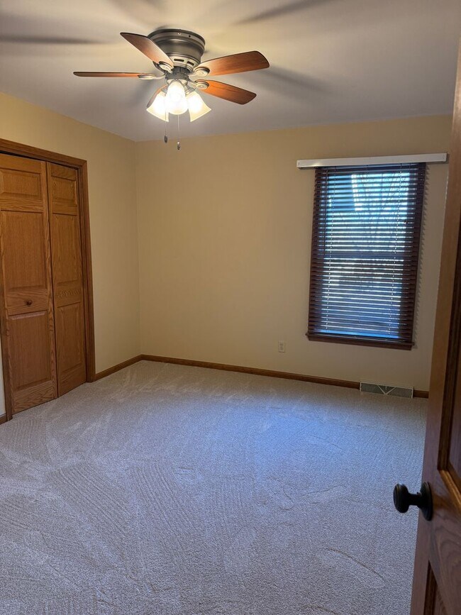 Building Photo - Single Family Home - Available For Rent!