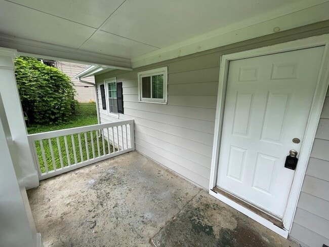 Building Photo - 1642 Mary George Ave NW