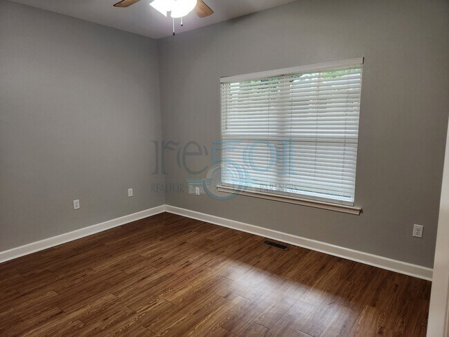 Building Photo - Gorgeous Find In West Little Rock! Reduced...