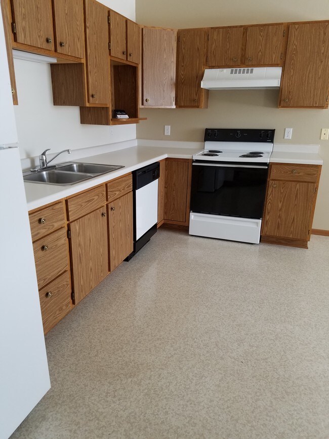 Kitchen - Three Oaks II