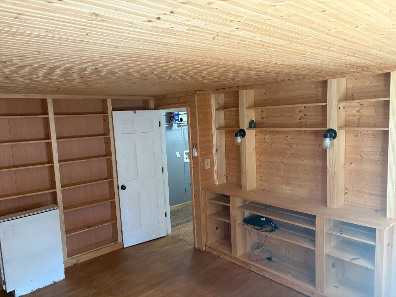 Building Photo - 36407 Fir Dr