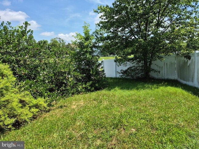 Building Photo - 11701 Fair Oaks Way