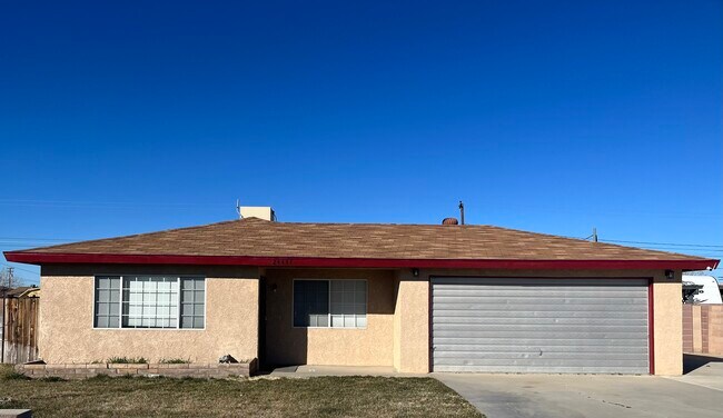 Primary Photo - 24437 Tamarisk Ave