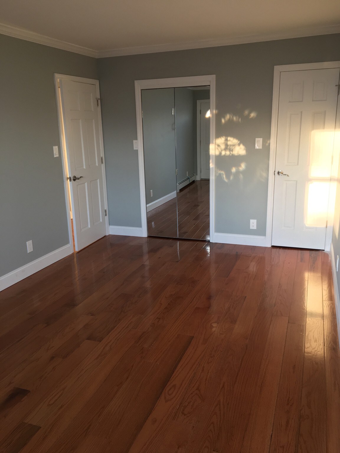 Building Photo - 1366 E 86th St