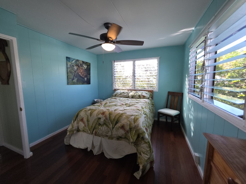Building Photo - 413 Kihapai St